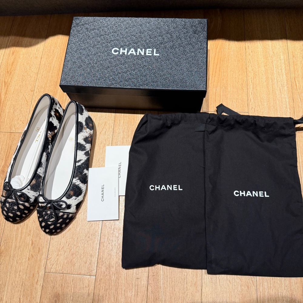 SOLD CHANEL animal Print pony Hair Ballet Flats - Picture 6 of 6